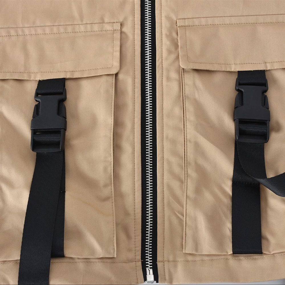 That Girl Utility Vest 🤩 - Picture 10 of 11